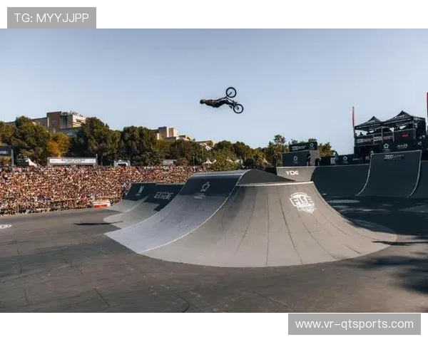 FISE上海站极限滑板车街式冠军赛 法国选手朱尔斯夺金